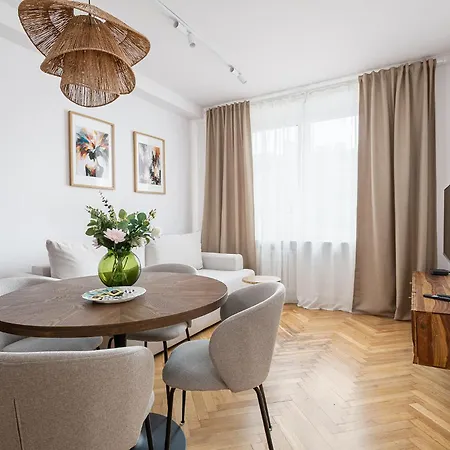Rentplanet - Wilcza * Warsaw