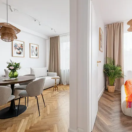 Rentplanet - Wilcza * Warsaw